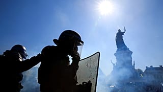 صدامات واعتقالات في الأسبوع الثالث والعشرين لاحتجاجات السترات الصفراء بفرنسا  