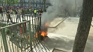 Μεγάλο Σάββατο με διαδηλώσεις και επεισόδια στο Παρίσι