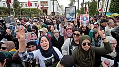 شاهد: آلاف المغاربة يتظاهرون بالرباط للمطالبة بالإفراج عن معتقلي حراك الريف 