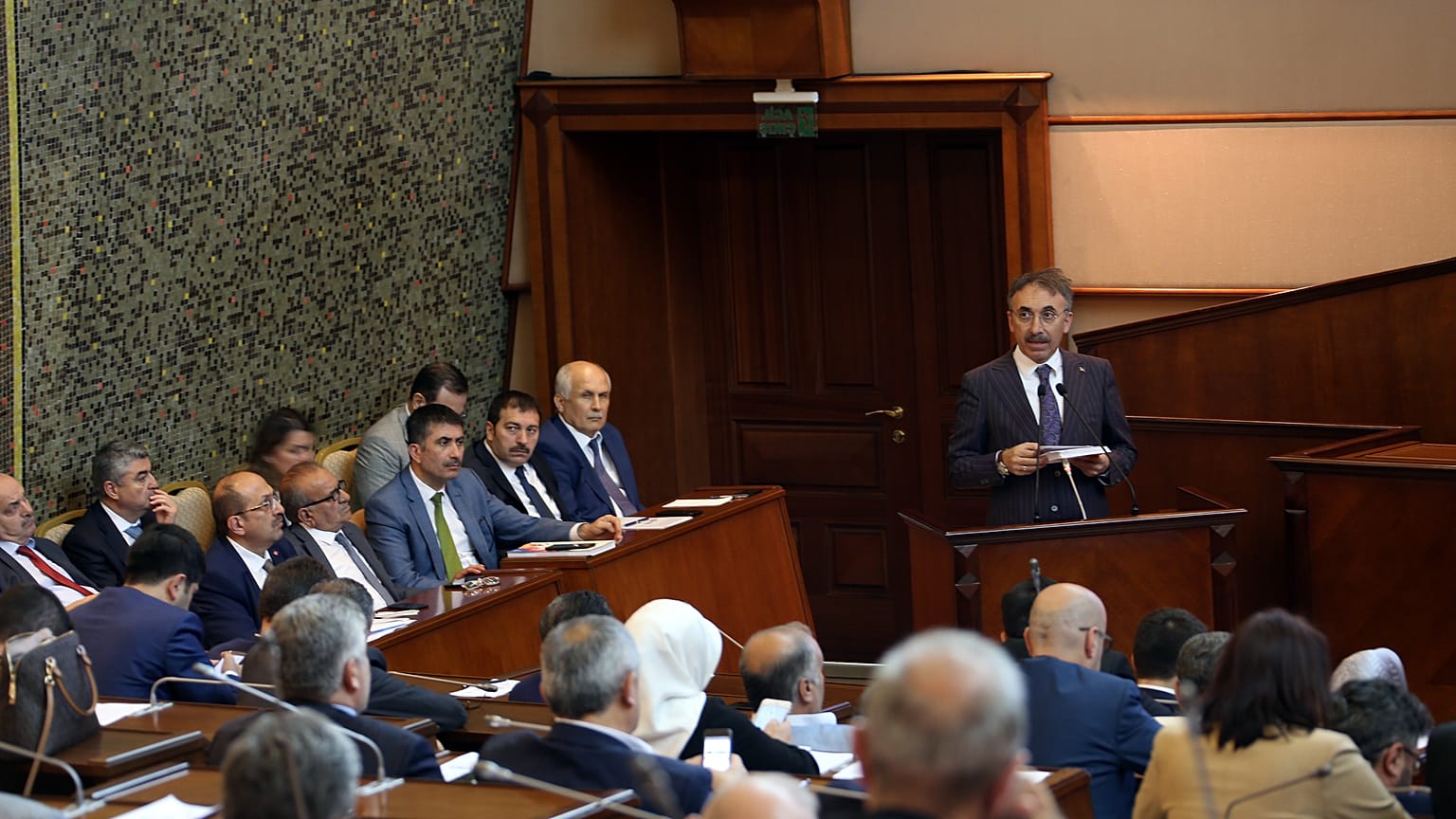 İmamoğlu, ilk oturumu gerçekleştirdi