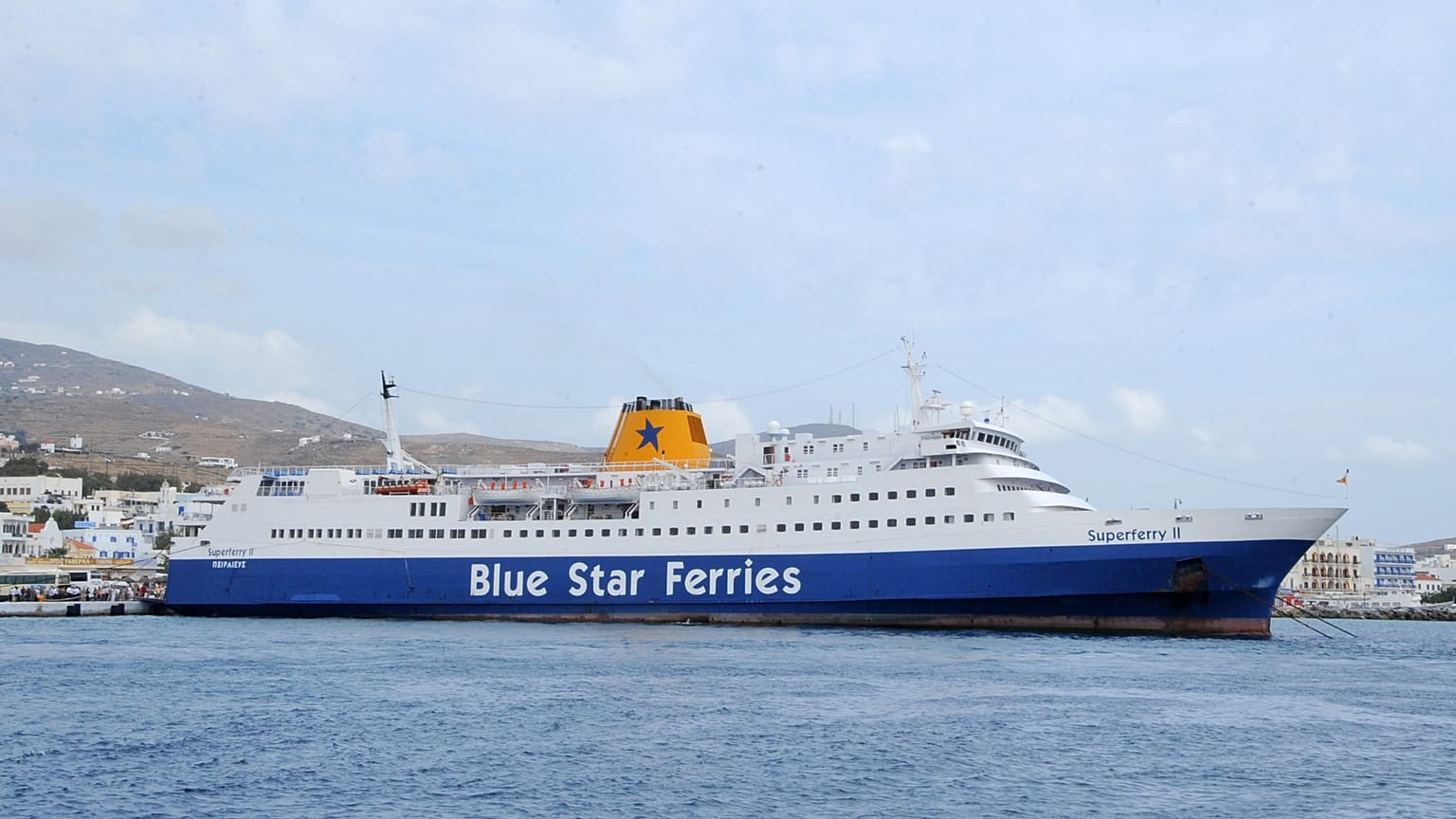 Λύση για τους επιβάτες του Superferry - Ομαλά η έξοδος των εκδρομέων