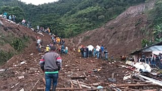 Suben a 28 los muertos por el derrumbe en Colombia