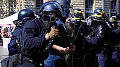 Γαλλία: Φυλάκιση σε 49χρονο γιατί προέτρεπε αστυνομικούς να αυτοκτονήσουν