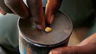 امارات به دروازه قاچاق میلیاردها دلار طلای آفریقا بدل شده است