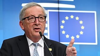 Nem mondta Juncker, hogy "húsvéttól visszalőnek"