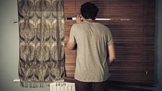 شاب يواجه خطر الترحيل من فرنسا لاقتحامه منزل جيرانه بهدف "الاستحمام"  