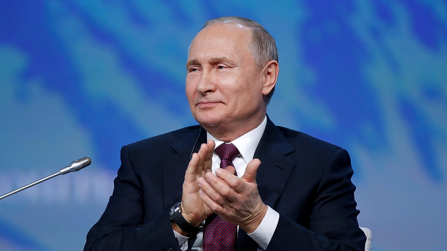 Путин упростил получение гражданства для жителей Донбасса