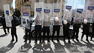 5 yaşındaki bir kız çocuğuna tecavüzü protesto eden kadın gözaltına alındı