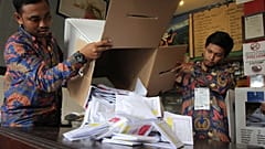 Endonezya'da 272 sandık görevlisi aşırı yorgunluktan hayatını kaybetti