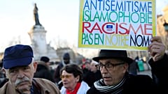 Javul az elfogadás, de durvul a rasszizmus Franciaországban