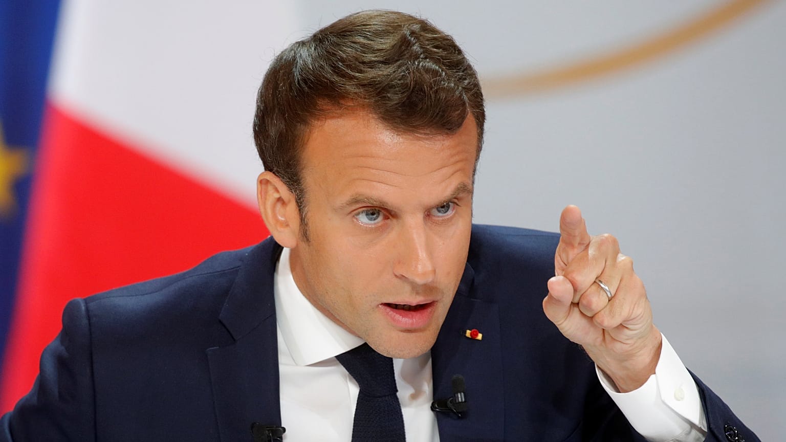 French government will give tax cuts to middle class in effort to quell current unrest