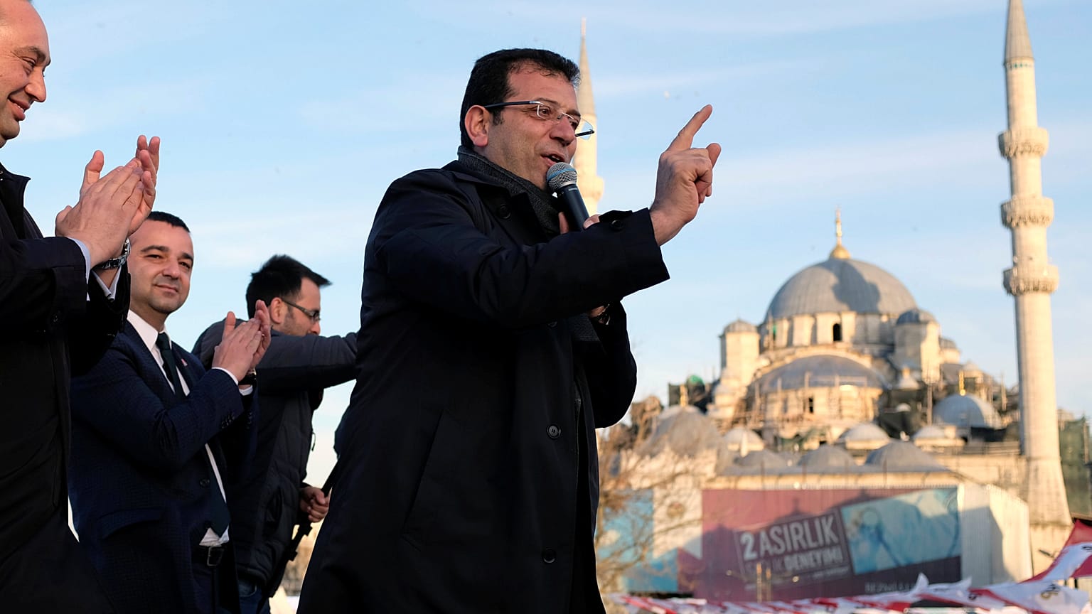 İBB'de dijital verilerin kopyalanmasına ilişkin talimat yürürlükten kaldırıldı   