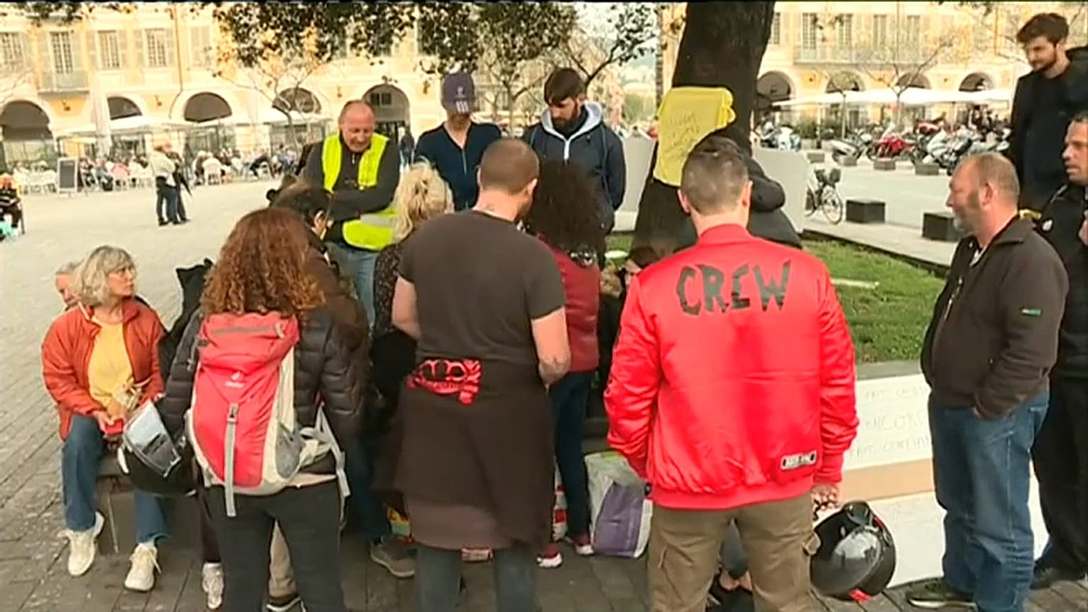 Οι αντιδράσεις στις εξαγγελίες Μακρόν