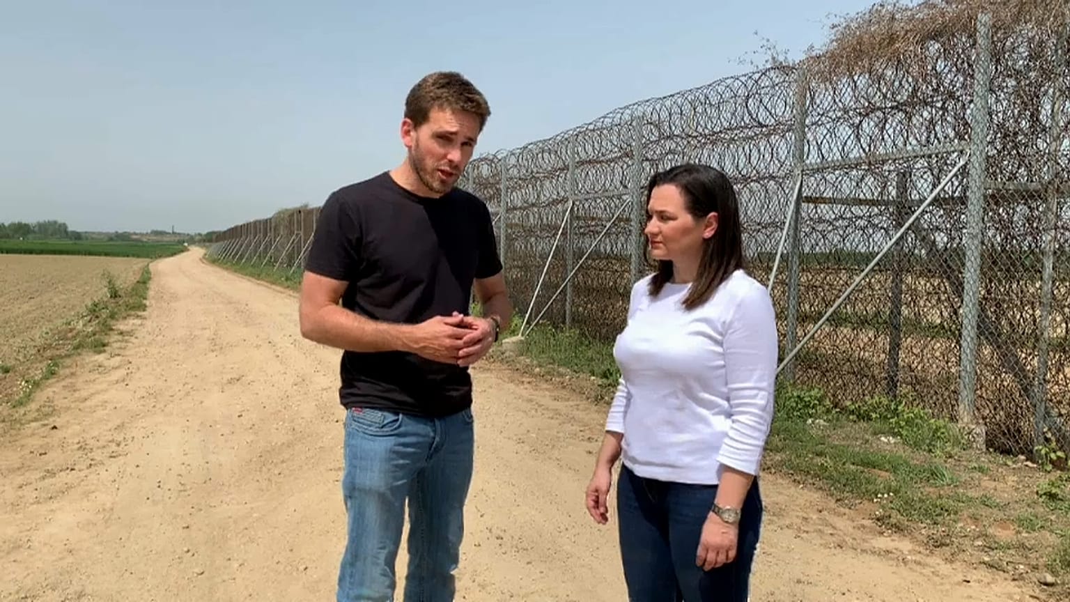 Road Trip Europe: Evros, via di fuga verso l'Europa, tra muro d'acqua e filo spinato