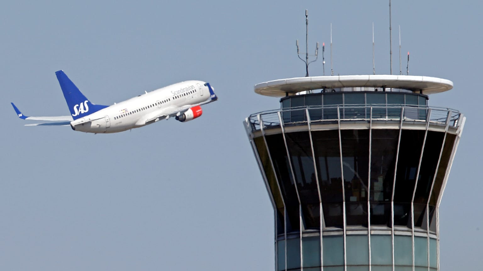 İskandinav Havayolları (SAS) pilotları greve gitti: Yüzlerce uçuş iptal 