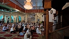 خشية مزيد من الهجمات مناشدة للسريلانكيين بتجنب المساجد والكنائس 