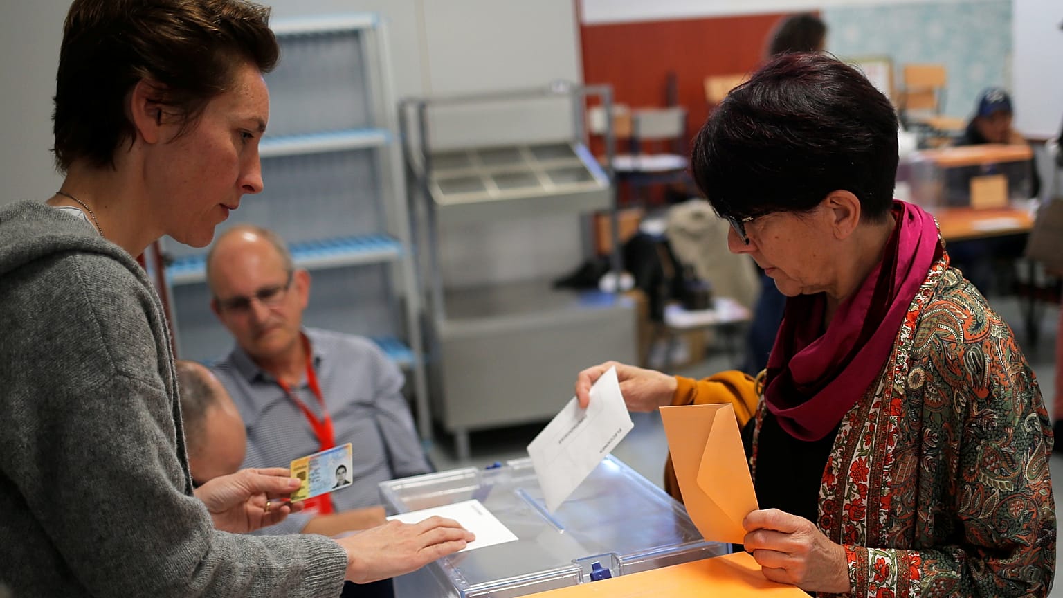 Spanish election: Far-right may share power after close contest