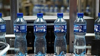 Londra Maratonu'nda plastik şişe yerine içi su dolu yosun kapsülü dağıtılacak