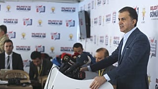AK Parti'den Fransa Cumhurbaşkanı Macron'un 'siyasal İslam' açıklamasına sert tepki