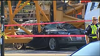 ΗΠΑ: Γερανός καταπλάκωσε αυτοκίνητα