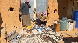فيديو.. مخيم سوري بجوار قاعدة أمريكية يعاني من الحصار الروسي والحكومي