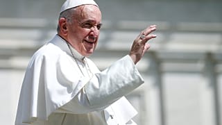 Papa doa meio milhão para ajudar migrantes