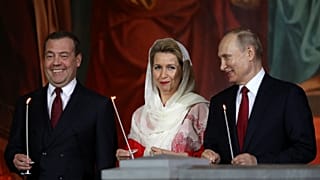 Wladimir Putin in der Ostermesse in Moskau um 23 Uhr Ortszeit