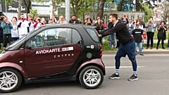 106,9 km in 24 Stunden: Kroate gewinnt Rekord im Autoschieben