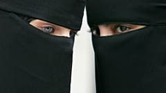 سريلانكا تحظر ارتداء النقاب في الأماكن العامة بعد تفجيرات كولومبو
