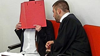 W. am ursprünglichen Prozessauftakt am 9. April