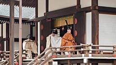 Der japanische Kaiser Akihito dankt ab und verabschiedet sich von den Göttern