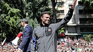 Venezuela'da muhalif lider Lopez'e tutuklama kararı; Maduro'dan askerle güç gösterisi