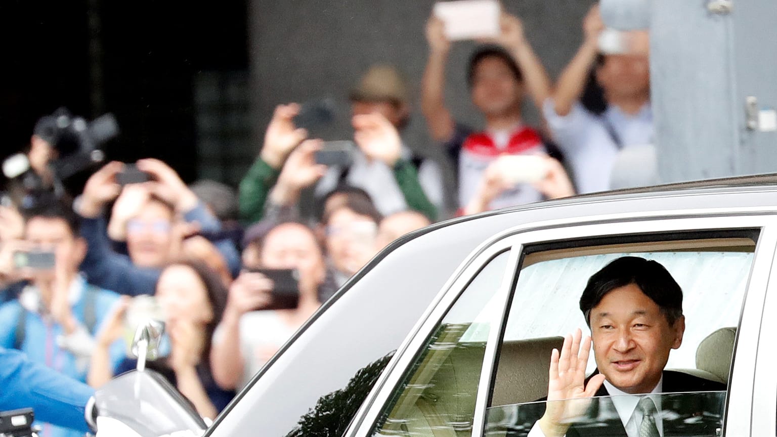 Naruhito sobe ao trono nipónico