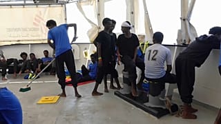 НПО против Сальвини