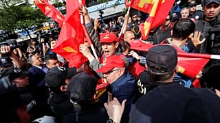 Rangelei zwischen türkischer Polizei und Demonstranten