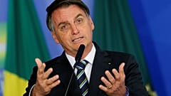 Bolsonaro apoia Guaidó mas nega intervenção militar na Venezuela