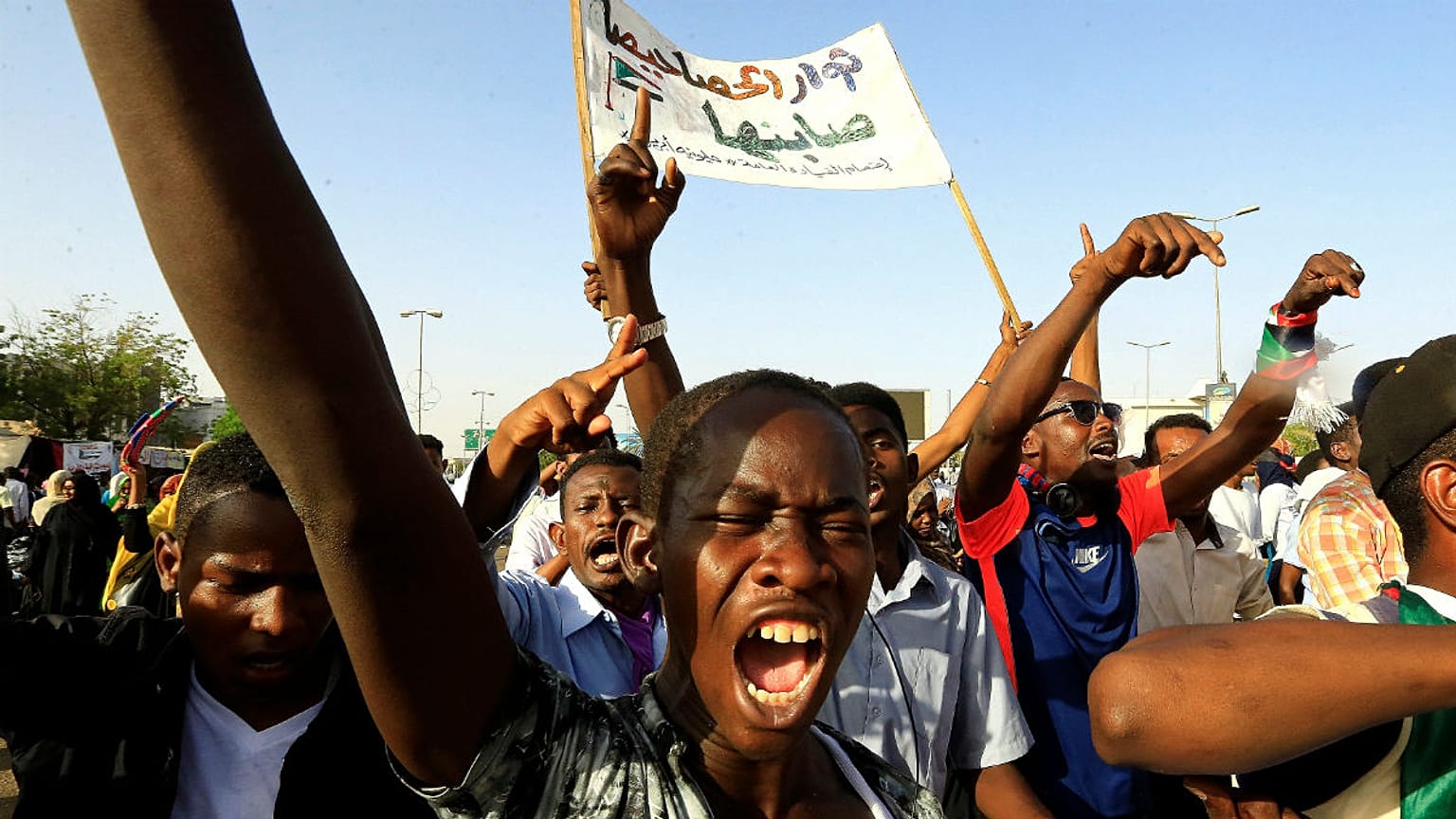 بحران گذار در سودان و بازجویی از عمرالبشیر به اتهام تأمین مالی تروریسم