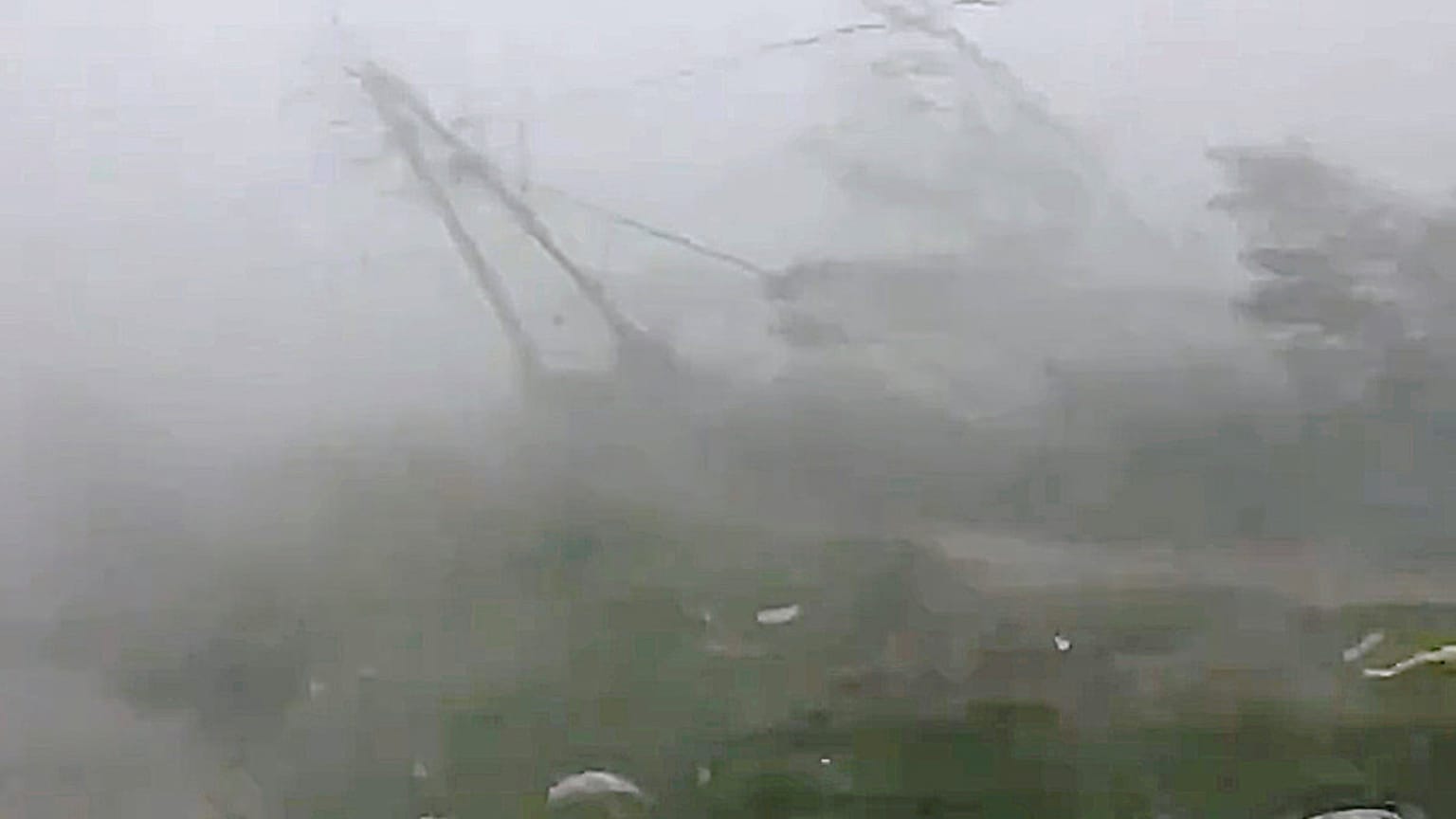 Les vents violents du cyclone Fani