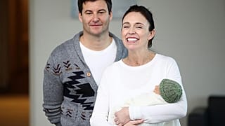 Yeni Zelanda Başbakanı Ardern, Clarke Gayford ve kızları, Haziran 2018