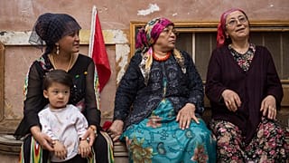 Uygur Türkleri'nin her hareketi kayıt altına alınıyor: Komşuyla görüşmemek şüpheli sayılıyor