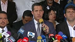 Guaidó: "Non molleremo"