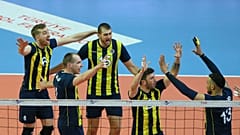 Voleybol Efeler Ligi'nde Arkas Spor'u 3-0 mağlup eden Fenerbahçe şampiyon oldu