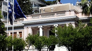 Τη Δευτέρα στη Βουλή το νομοσχέδιο για τις 120 δόσεις