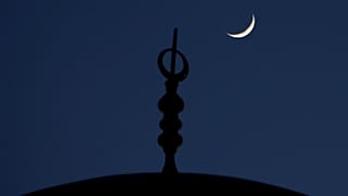 المحكمة العليا السعودية: لم يرد ما يثبت رؤية هلال رمضان مساء هذه الليلة