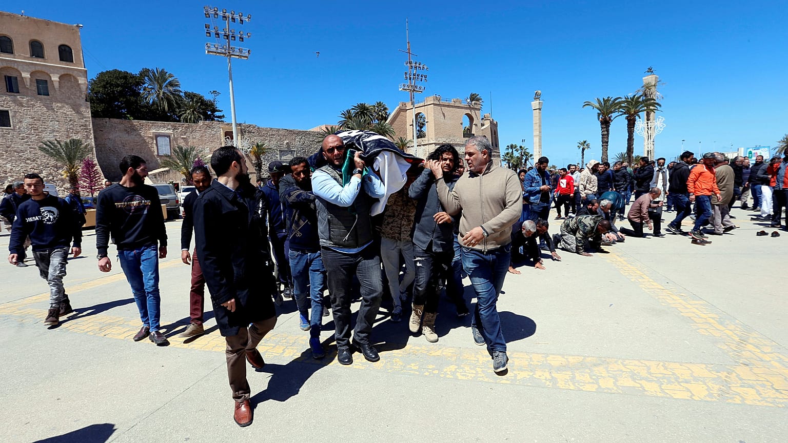 Le immagini di un funerale a Tripoli