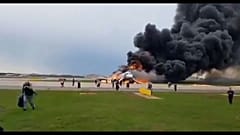 Fogo num avião da Aeroflot faz pelo menos 13 mortos