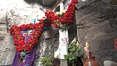 Meksikalı köylüler, geleneksel törenleri için 'Uykudaki Kadın' yanardağında 