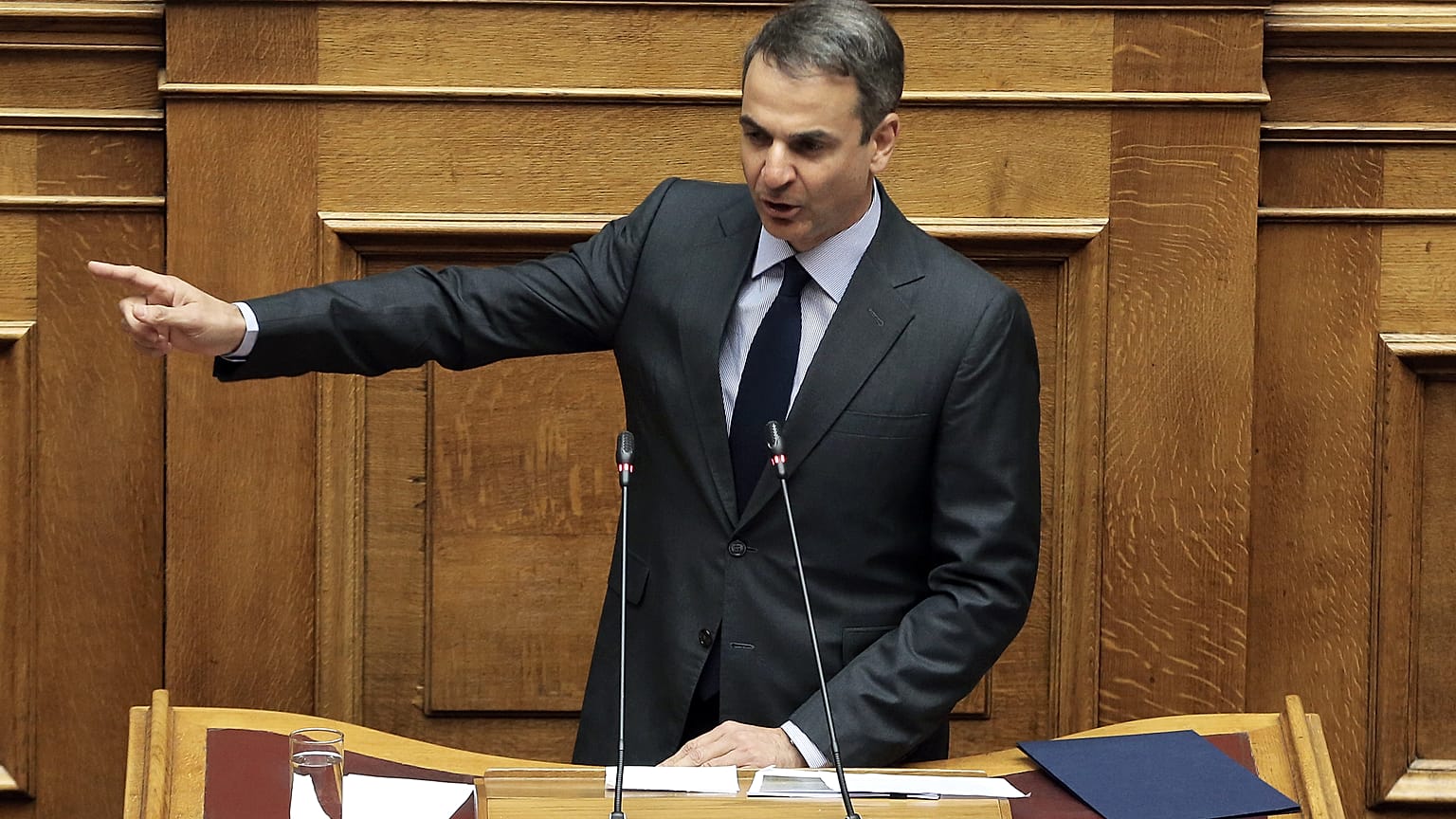 O Kυριάκος Mητσοτάκης κατέθεσε πρόταση μομφής κατά του Παύλου Πολάκη