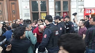 Anti Kapitalist Müslümanlar’ın iftarına polis müdahalesi: İhsan Eliaçık gözaltında