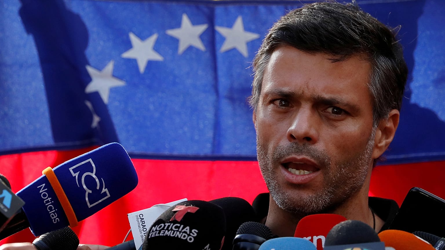 Leopoldo López no puede pedir asilo en la Embajada española